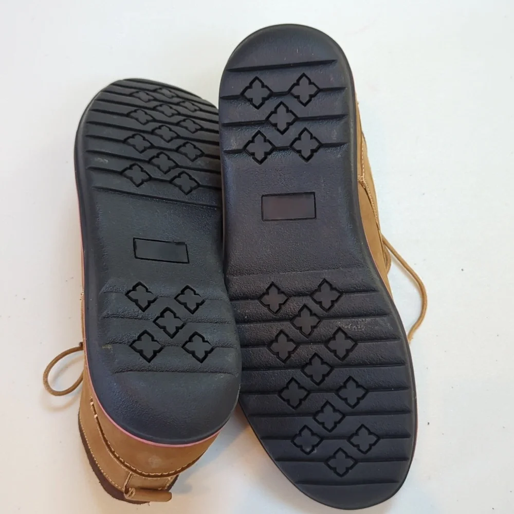 Muk Luks, Charlie, Camel Color Leather Chukka Boots. Size 12